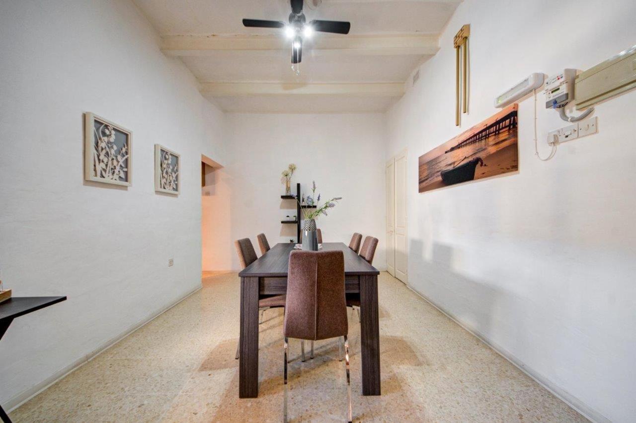 Valletta 2 Bedroom Sleeps 6 Apartment Walking Distance To Centre And The Sea Extérieur photo